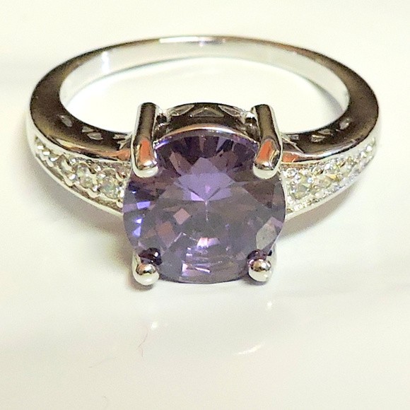 amethyst purple ring sz9.5 CZ & Rhinestone ... xr26 - Picture 1 of 7
